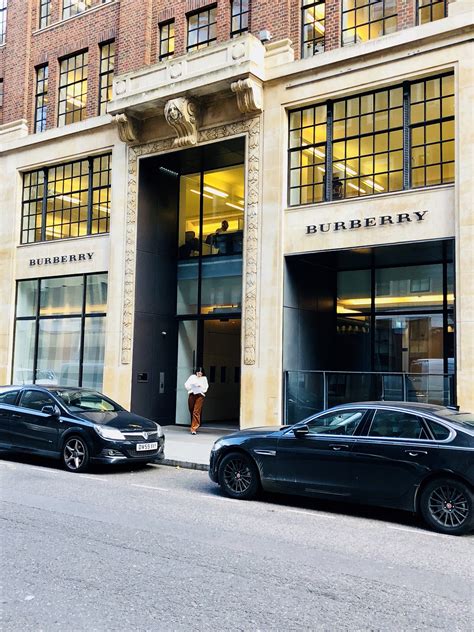 burberry head office